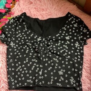 Flower vee-neck crop top